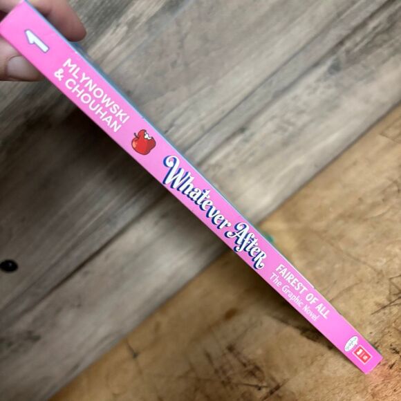 Whatever After Graphic Novel The Fairest of All by Sarah Mlynowski & Anu Chouhan - Picture 2 of 10